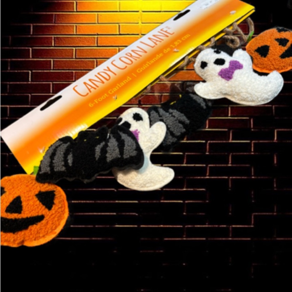 Halloween Garland for mantel with Ghosts and 🎃 & Bats NWT